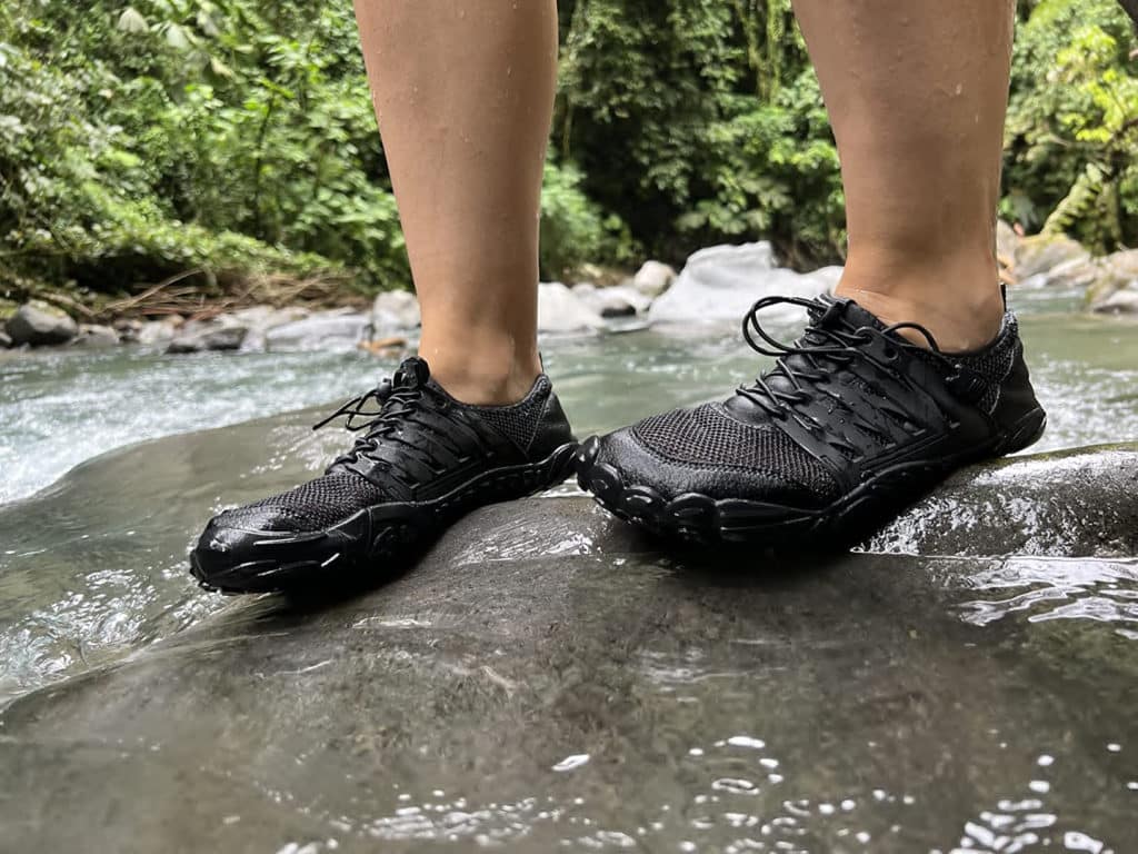 SIMARI Water Shoes review